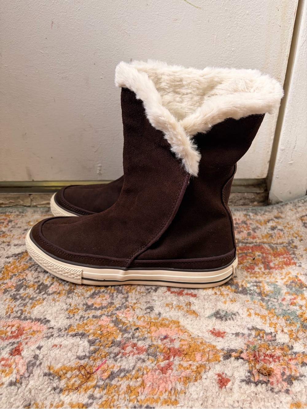 Converse Women's Winter Boots Size 8